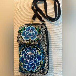 NEW Embroidered Bohemian Crossbody Purse ✨🦋✨